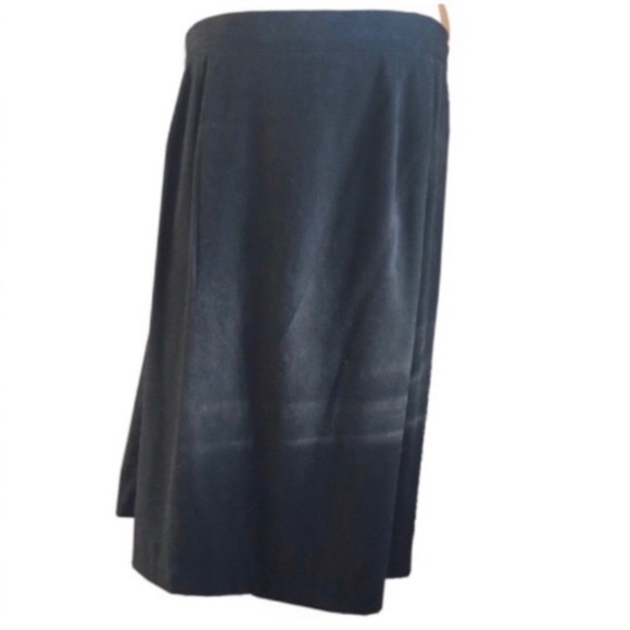 Black Suede like Gathered Waist Skirt, [Sz 18] - Picture 1 of 9